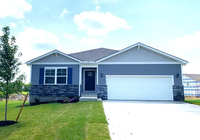 1st image of 21005 W 217th St, Spring Hill, KS 66083 | MLS# 2619318
