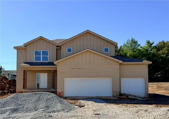 Photo 2 of Single family home for sale at 12232 Emerald St, Olathe, KS 66061 | MLS# 2619323 | Listing updated on 2026-10-07