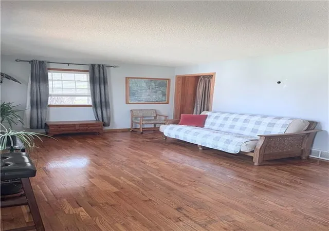 3rd image of 2520 Westminister Ln, Saint Joseph, MO 64503 | MLS# 2619357