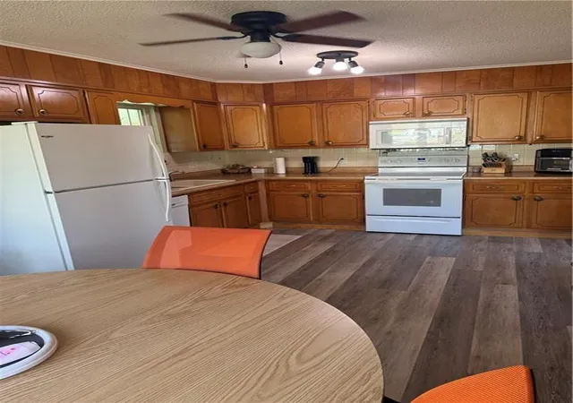 4th image of 2520 Westminister Ln, Saint Joseph, MO 64503 | MLS# 2619357