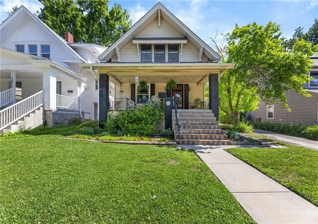 Homes for sale in Kansas City, KS | 1513 Tauromee Ave, Kansas City, KS 66102 | MLS# 2619365