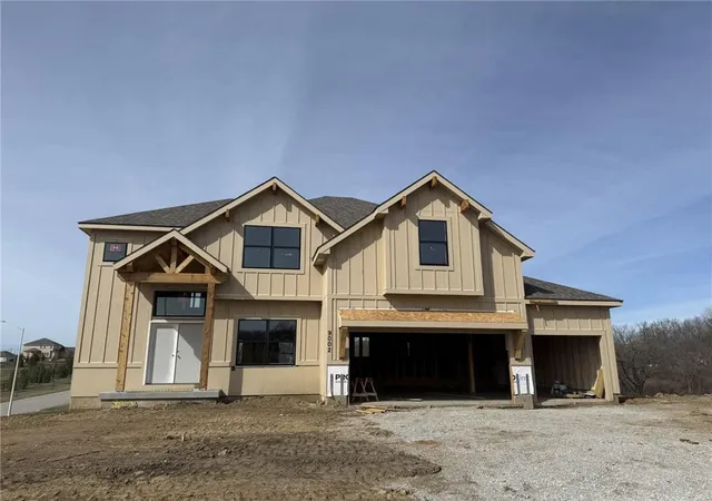 1st image of 9002 N Denver Ave, Kansas City, MO 64156 | MLS# 2619371