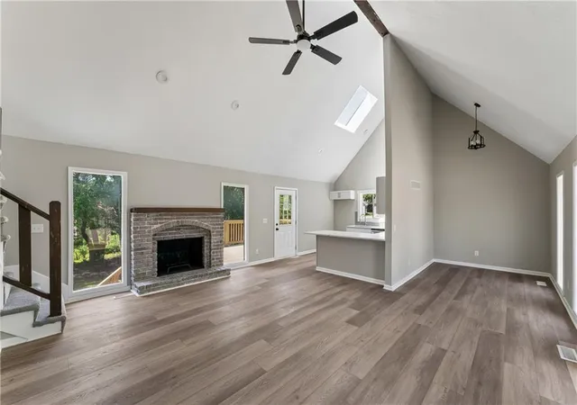 4th image of 413 S Brittany Dr, Olathe, KS 66061 | MLS# 2619426
