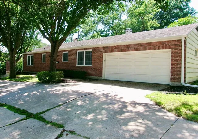 2nd image of 8308 State Line Rd, Leawood, KS 66206 | MLS# 2619435
