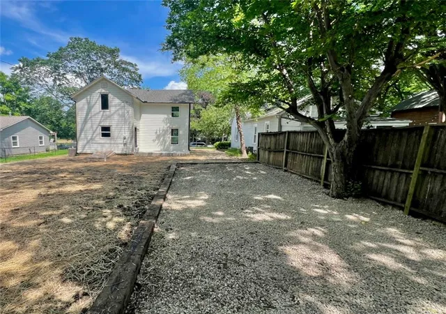 17th image of 723 Arkansas St, Lawrence, KS 66044 | MLS# 2619479