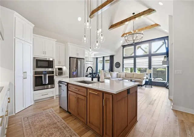 3rd image of 161 Nw Carson Dr, Lees Summit, MO 64081 | MLS# 2619503