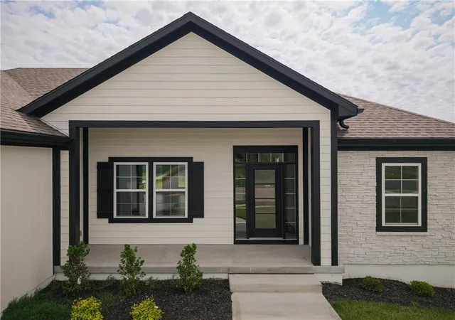 Homes for sale in Kearney, MO | 2211 Prairie Creek Dr, Kearney, MO 64060 | MLS# 2619550