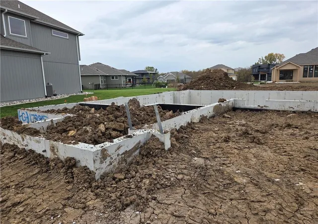 Photo 2 of Single family home for sale at 17385 W 169th Place, Olathe, KS 66062 | MLS# 2619564 | Listing updated on 2026-10-29