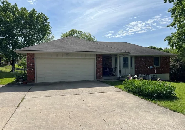 Photo 1 of Single family home for sale at 5909 N Broadway St, Kansas City, MO 64118 | MLS# 2619568 | Listing updated on 2026-10-08