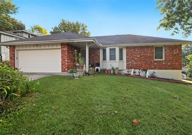 Photo 2 of Single family home for sale at 5909 N Broadway St, Kansas City, MO 64118 | MLS# 2619568 | Listing updated on 2026-10-08