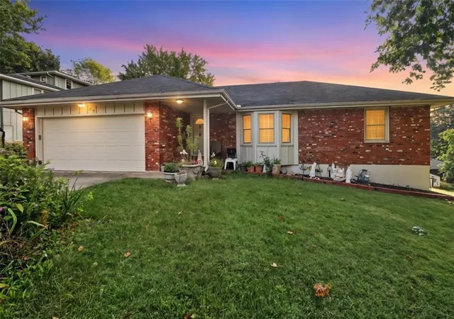 Photo 3 of Single family home for sale at 5909 N Broadway St, Kansas City, MO 64118 | MLS# 2619568 | Listing updated on 2026-10-08