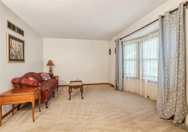 Photo 4 of Single family home for sale at 5909 N Broadway St, Kansas City, MO 64118 | MLS# 2619568 | Listing updated on 2026-10-08