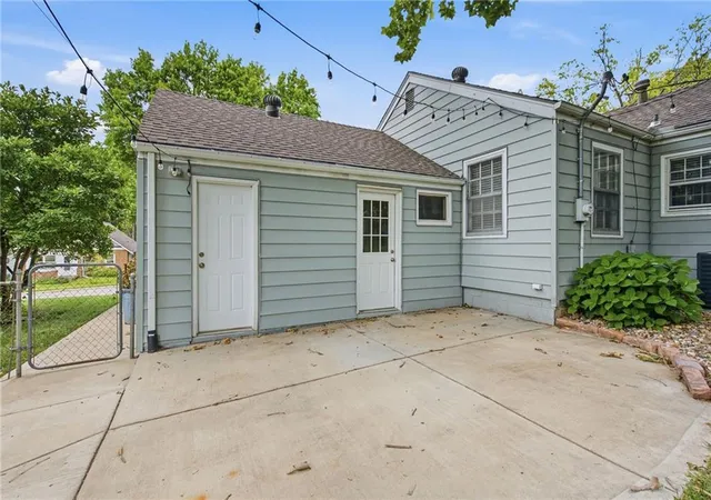 Homes for sale in Mission, KS | 5239 Outlook St, Mission, KS 66202 | MLS# 2619587