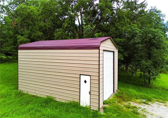 11th image of 262 W Sugar Lake Dr, Mound City, KS 66056 | MLS# 2619590