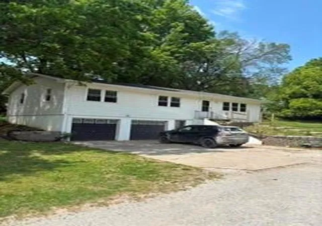 Photo 2 of Single family home for sale at 3603 Karnes Rd, St Joseph, MO 64506 | MLS# 2619612 | Listing updated on 2026-10-01