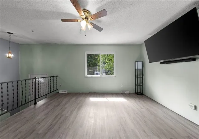 4th image of 1613 Oak St, Oak Grove, MO 64075 | MLS# 2619643