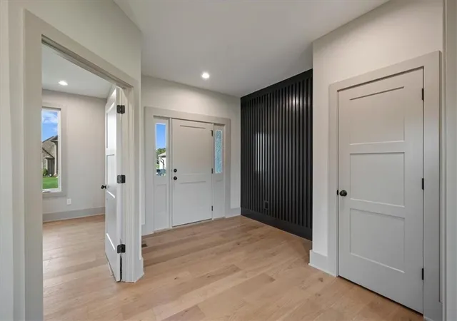 Photo 3 of Single family home for sale at 706 NE Lone Hl Dr, Lees Summit, MO 64064 | MLS# 2619652 | Listing updated on 2026-08-28