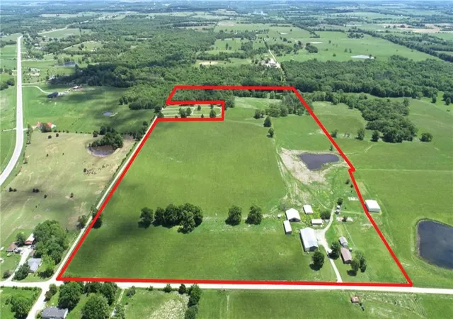 Homes for sale in El Dorado Springs, MO | 15703 B S 2850 Rd, El Dorado Springs, MO 64744 | MLS# 2619708