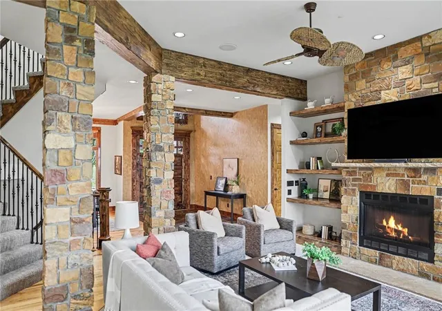 2nd image of 18890 W 252 Nd St, Paola, KS 66071 | MLS# 2619745