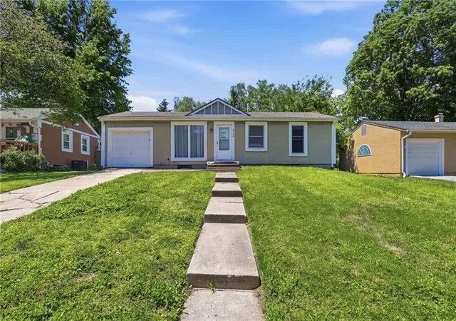 Photo 1 of Sale Pending at 4300 S Liberty St, Independence, MO 64055 | MLS# 2619765 | Listing updated on 2026-10-03