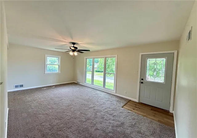 4th image of 2521 Essex St, St Joseph, MO 64505 | MLS# 2619785