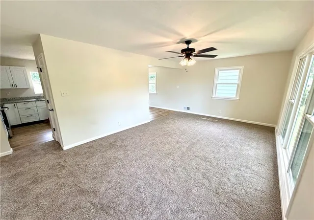 5th image of 2521 Essex St, St Joseph, MO 64505 | MLS# 2619785