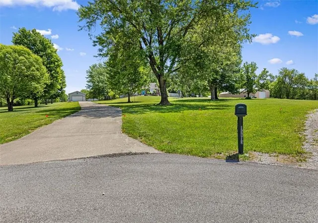 Photo 2 of Sale Pending at 15813 Sugar Plum Rd, Kearney, MO 64060 | MLS# 2619797 | Listing updated on 2026-09-19