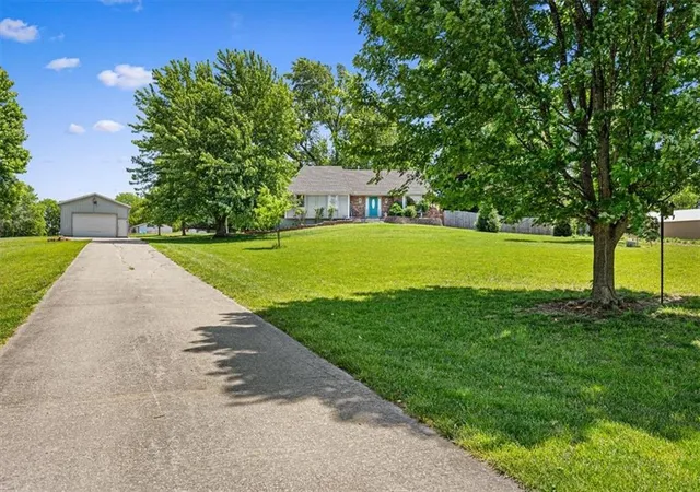 Photo 3 of Sale Pending at 15813 Sugar Plum Rd, Kearney, MO 64060 | MLS# 2619797 | Listing updated on 2026-09-19