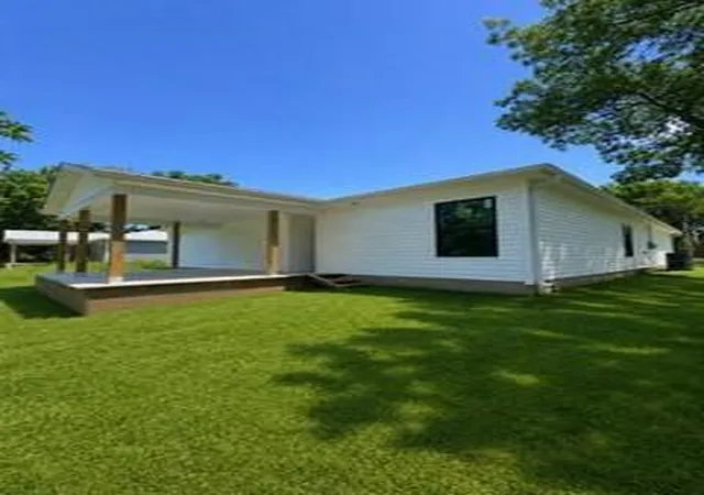 Homes for sale in Lyndon, KS | 902 S Monroe St, Lyndon, KS 66451 | MLS# 2619840