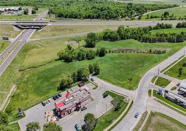 2nd image of 0 Hedge Ln, Paola, KS 66071 | MLS# 2619853