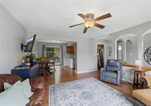 5th image of 126 Beach Dr, Blue Springs, MO 64015 | MLS# 2619854