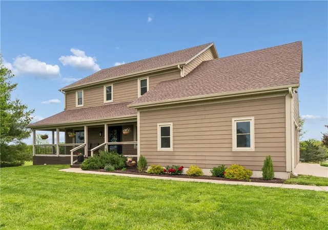 Homes for sale in Bucyrus, KS | 23237 Nall Rd, Bucyrus, KS 66013 | MLS# 2619896