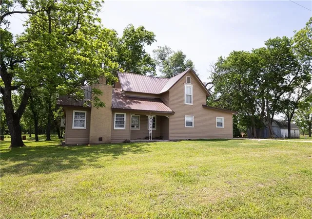 Single family home for sale at 2039 Cr 26000 Rd, Parsons, KS 67357 | MLS# 2619910