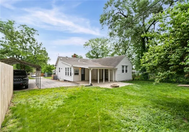 5th image of 9022 Grand Ave, Kansas City, MO 64114 | MLS# 2619917