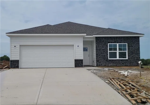 1st image of 36432 W 102nd Place, De Soto, KS 66018 | MLS# 2619943
