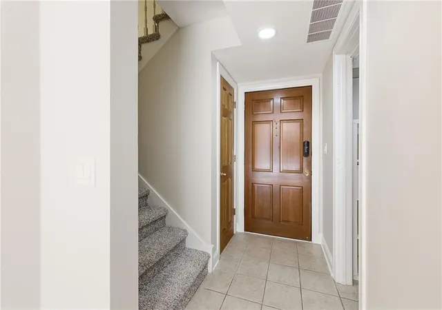 2nd image of 4511 Headwood Dr #5, Kansas City, MO 64111 | MLS# 2619952