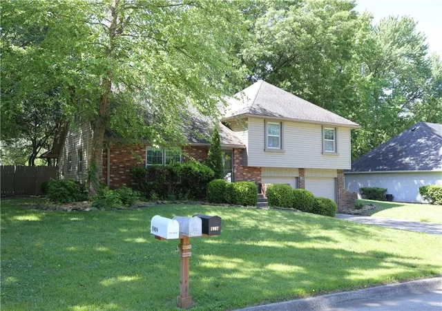 Homes for sale in Pittsburg, KS | 1908 Countryside Dr, Pittsburg, KS 66762 | MLS# 2619954