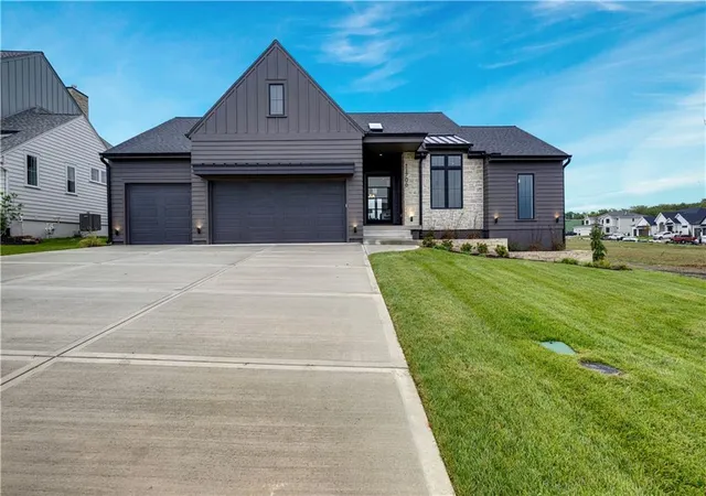 Single family home for sale at 11706 W 181st Terrace, Overland Park, KS 66013 | MLS# 2619962