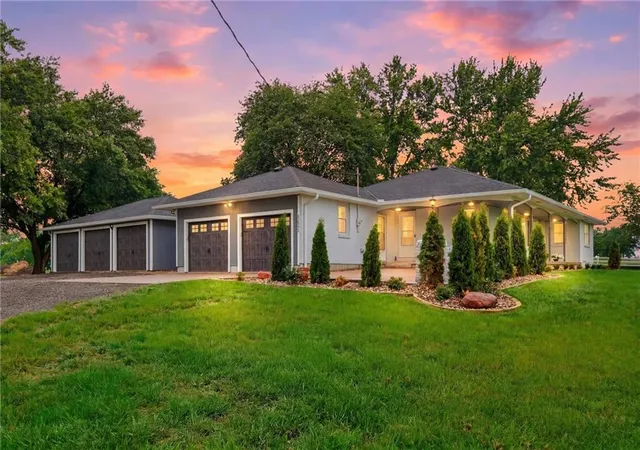 Homes for sale in Basehor, KS | 17341 158Th St, Basehor, KS 66007 | MLS# 2619963