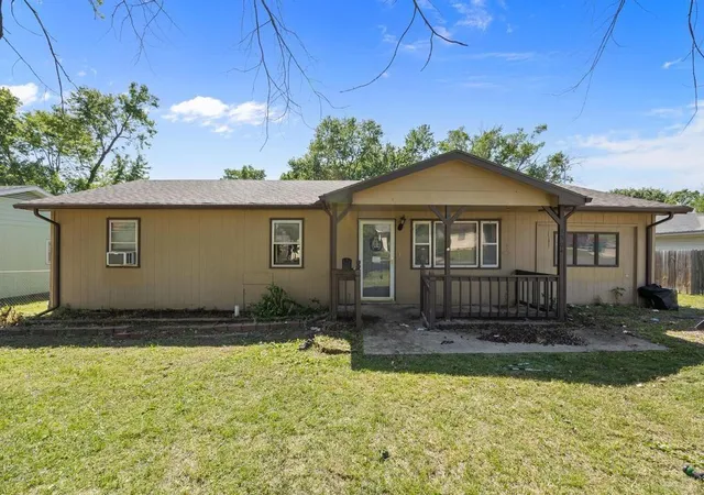 Homes for sale in Fort Scott, KS | 1304 S Little St, Fort Scott, KS 66701 | MLS# 2619978