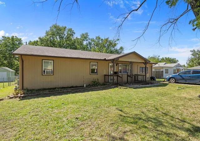 Homes for sale in Fort Scott, KS | 1304 S Little St, Fort Scott, KS 66701 | MLS# 2619978