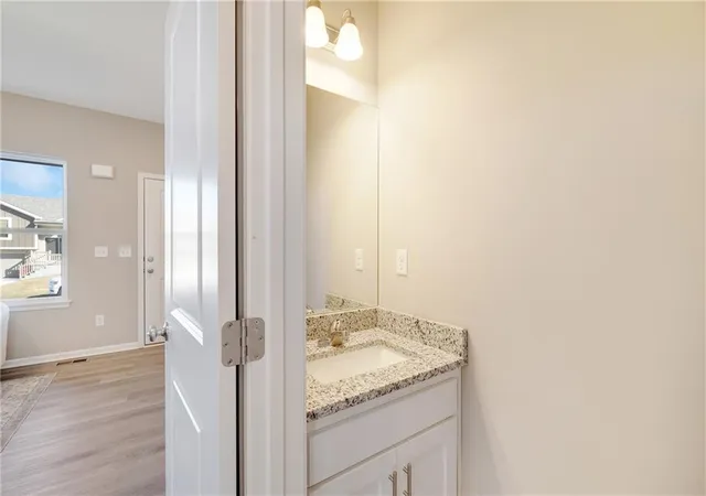 5th image of 603 Foxglove Ln, Raymore, MO 64083 | MLS# 2620025