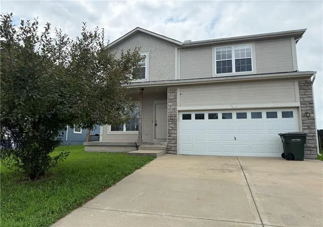 1st image of 1015 Tamarisk Dr, Leavenworth, KS 66048 | MLS# 2620027