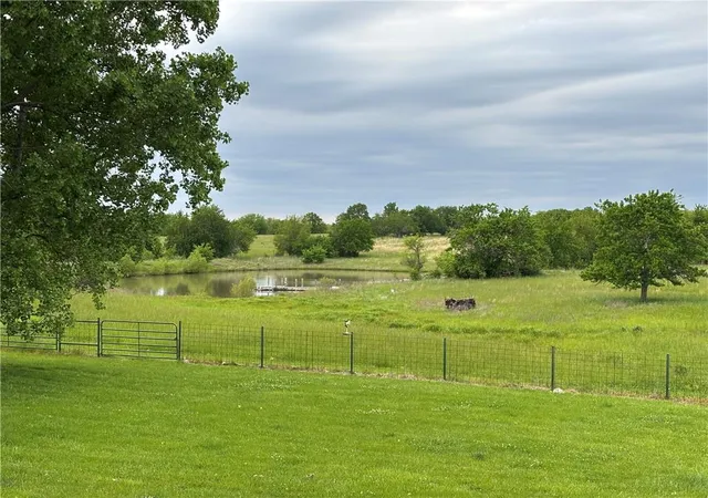 Homes for sale in Paola, KS | 10510 W 327th St, Paola, KS 66071 | MLS# 2620030