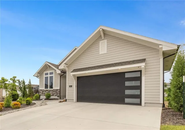 3rd image of 4101 W 158Th St, Overland Park, KS 66224 | MLS# 2620045