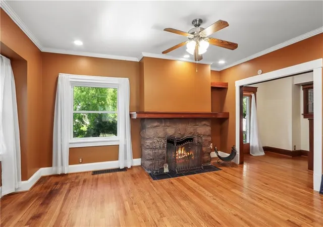 3rd image of 3925 Manheim Rd, Kansas City, MO 64110 | MLS# 2620048