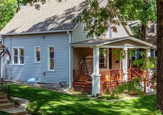 3rd image of 6010 Kenwood Ave, Kansas City, MO 64110 | MLS# 2620100