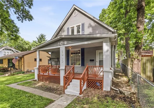 4th image of 6010 Kenwood Ave, Kansas City, MO 64110 | MLS# 2620100