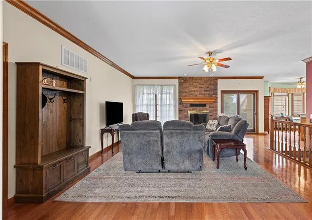 Homes for sale in Iola, KS | 819 Pryor St, Iola, KS 66749 | MLS# 2620106