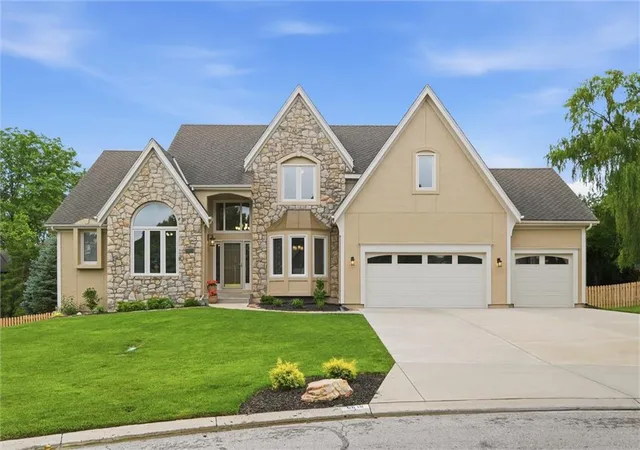 1st image of 9019 W 139th Ter, Overland Park, KS 66221 | MLS# 2620128